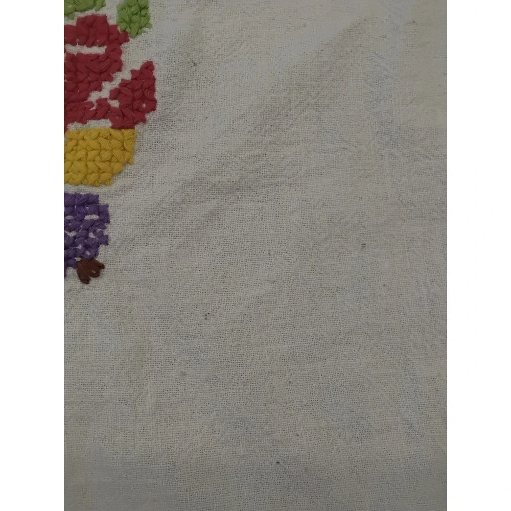 Vintage‎ Hand Embroidered Floral Fruit White Square Tablecloth Fringed 31x33
